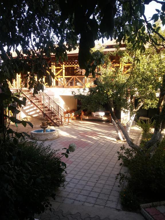 Guest House Albatros Cholpon-Ata Exteriér fotografie